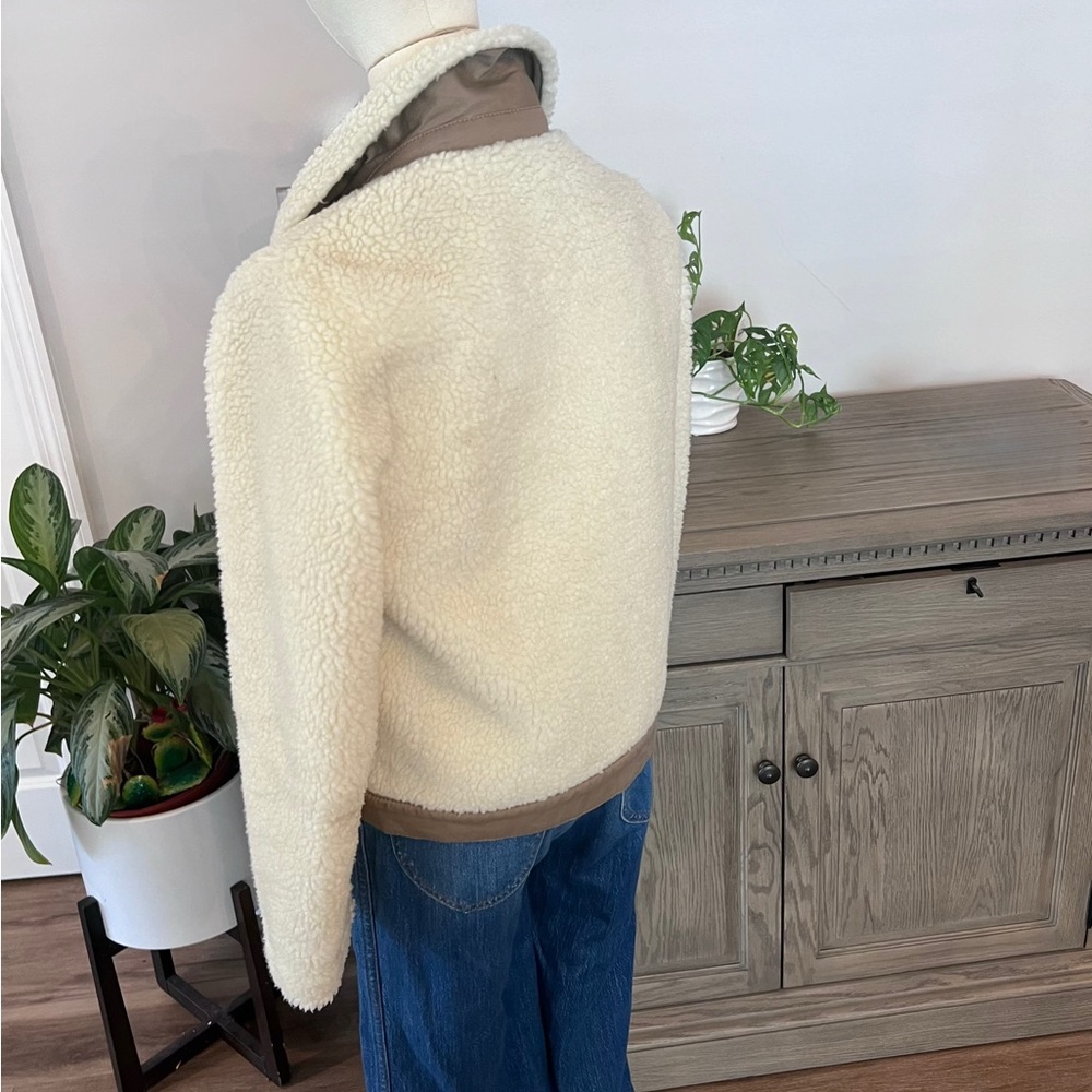 Madewell Sherpa Portland Jacket - Cozy and Stylish Outerwear! - Picture 4 of 11